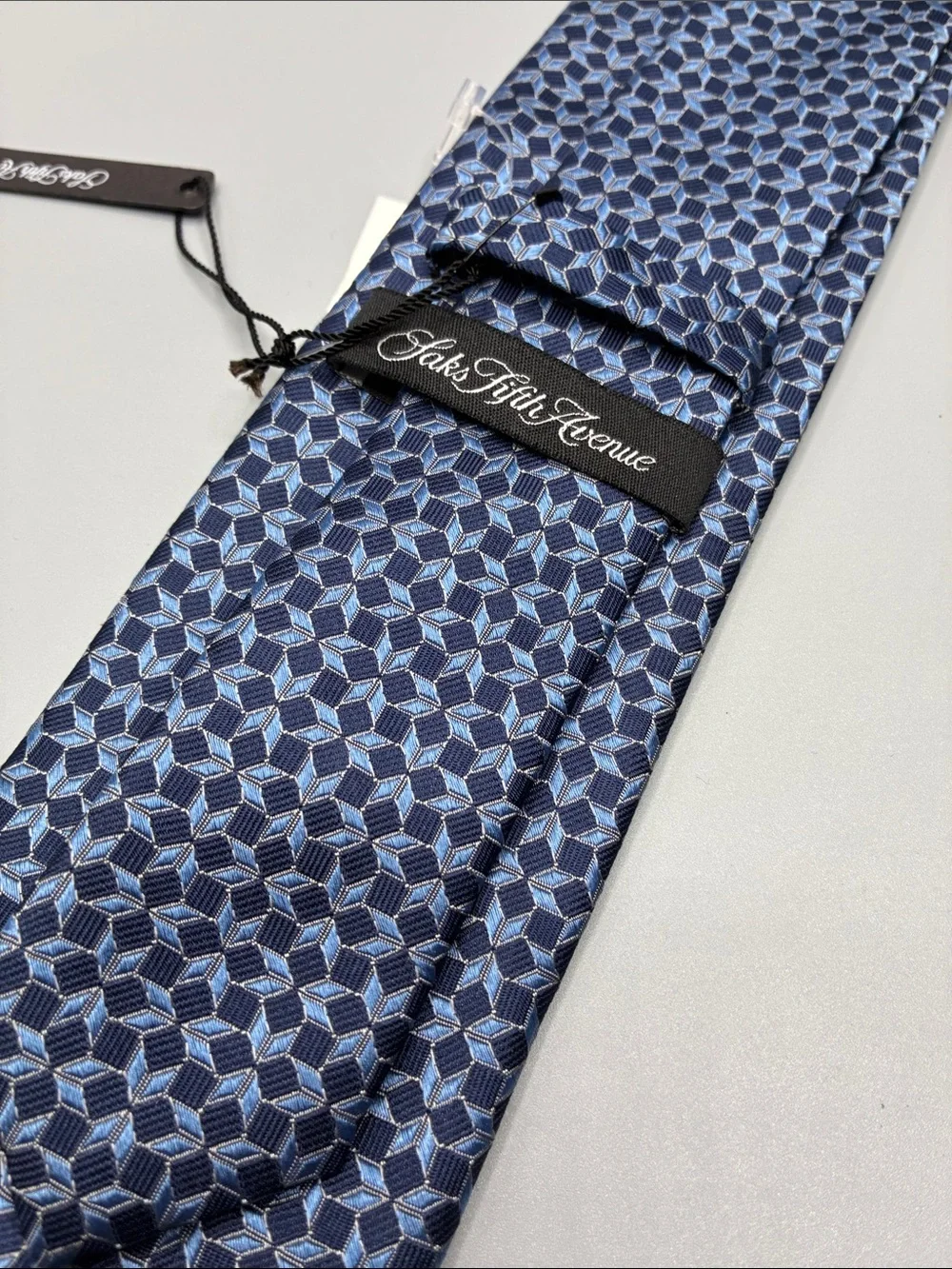 Saks Fifth Avenue Blue Geometric Silk Necktie NEW WITH TAGS